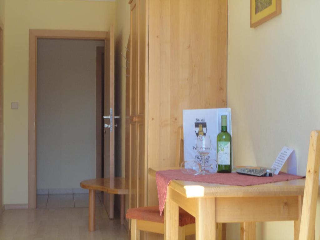 Gaestezimmer Rieder Staatz Szoba fotó